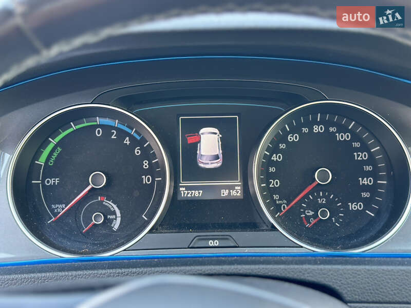 Хэтчбек Volkswagen e-Golf 2016 в Хмельницком