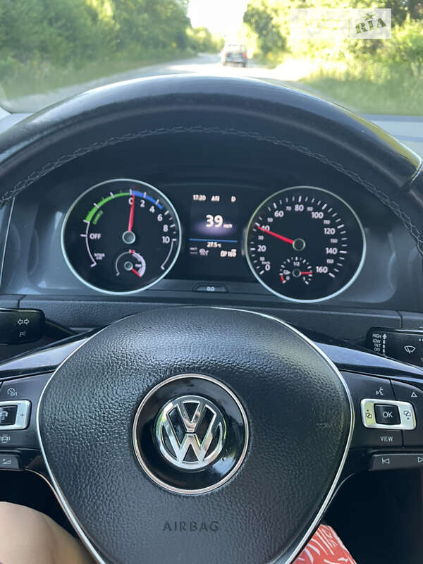 Хэтчбек Volkswagen e-Golf 2018 в Черновцах фото 13 Хэтчбек Volkswagen e-Golf 2018 в Черновцах