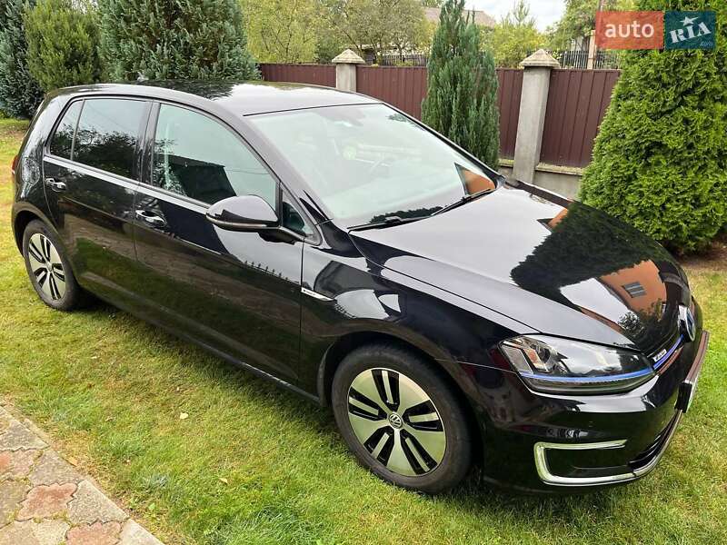 Хэтчбек Volkswagen e-Golf 2015 в Рожнятове