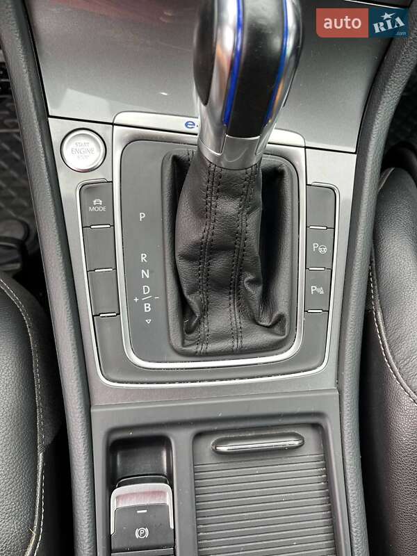 Хэтчбек Volkswagen e-Golf 2015 в Рожнятове