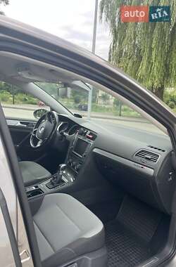 Хэтчбек Volkswagen e-Golf 2014 в Львове