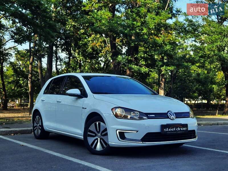 Хетчбек Volkswagen e-Golf 2016 в Миколаєві