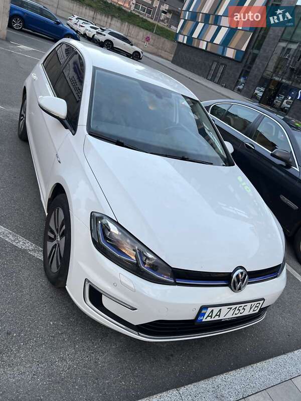 Хетчбек Volkswagen e-Golf 2018 в Києві