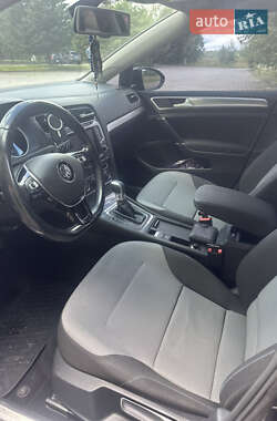 Хэтчбек Volkswagen e-Golf 2015 в 