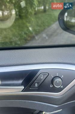 Хэтчбек Volkswagen e-Golf 2015 в 