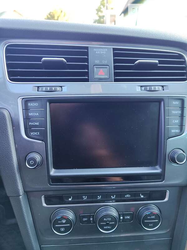 Хетчбек Volkswagen e-Golf 2015 в Дрогобичі