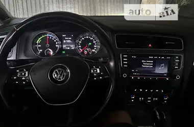 Volkswagen e-Golf 2015