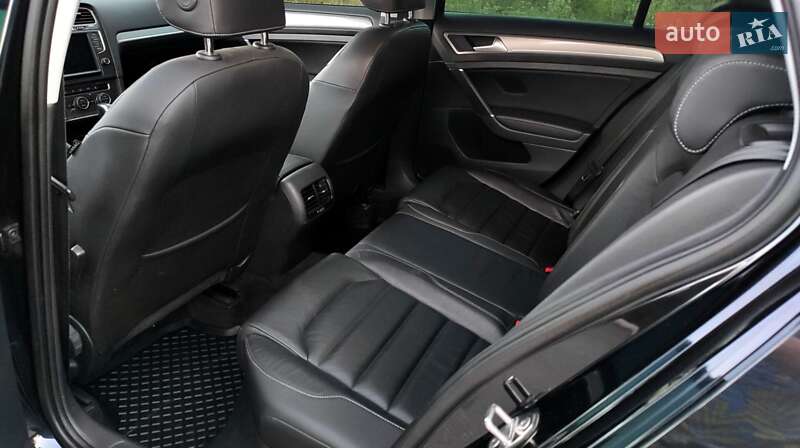 Хэтчбек Volkswagen e-Golf 2016 в Днепре