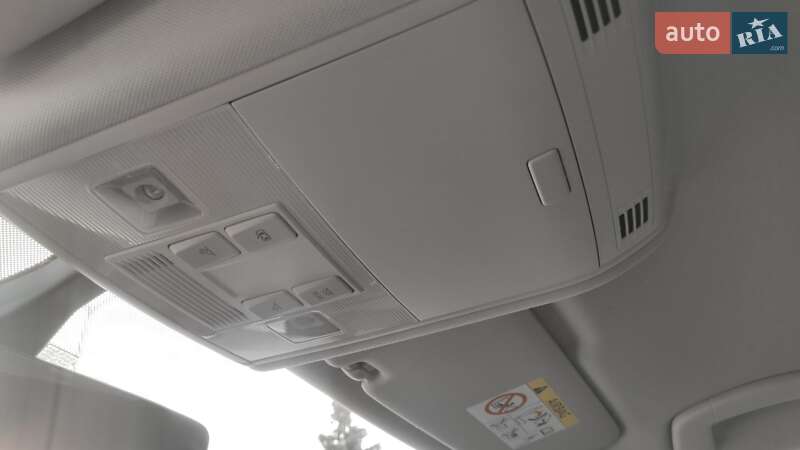 Хэтчбек Volkswagen e-Golf 2016 в Днепре