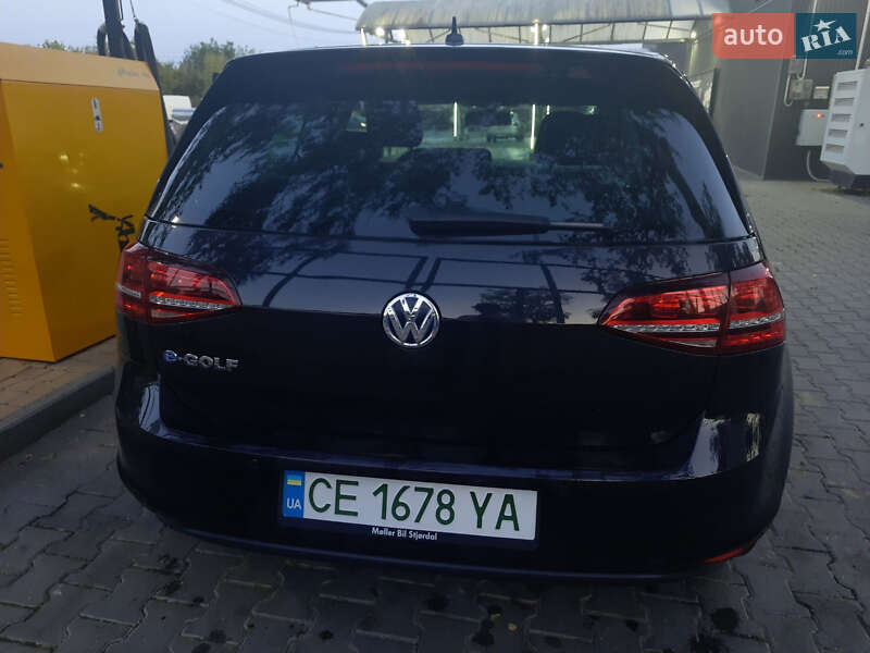 Хетчбек Volkswagen e-Golf 2015 в Чернівцях