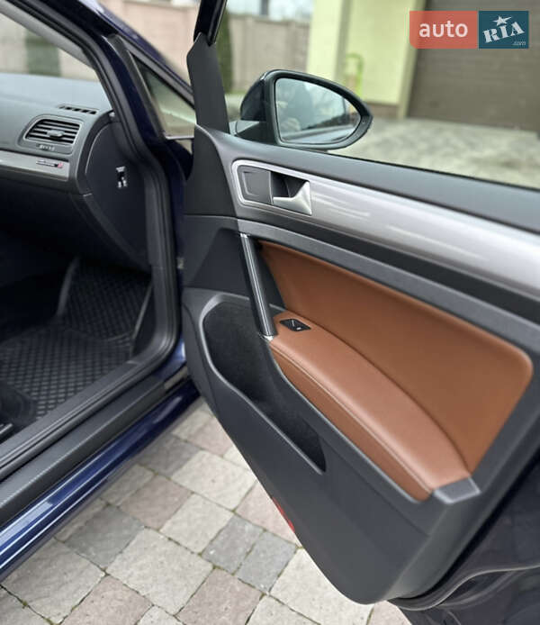 Хэтчбек Volkswagen e-Golf 2015 в Ивано-Франковске
