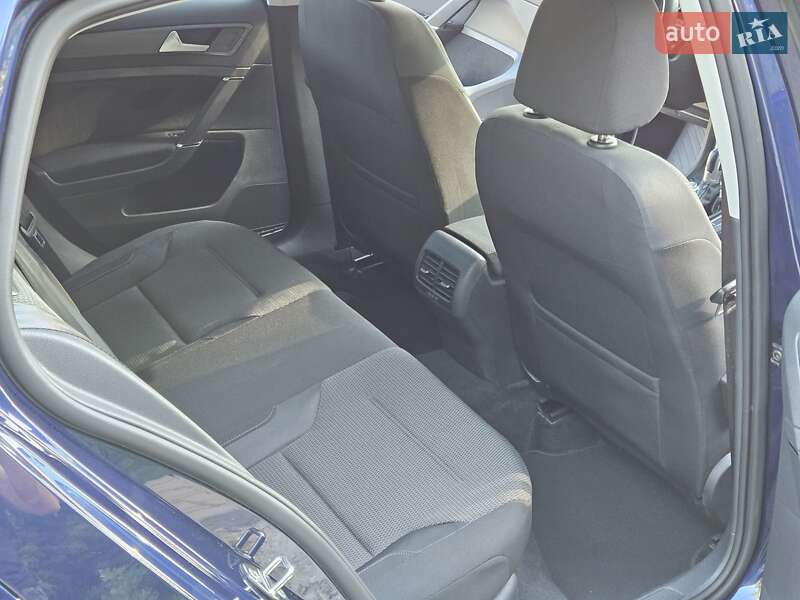 Хетчбек Volkswagen e-Golf 2017 в Дніпрі