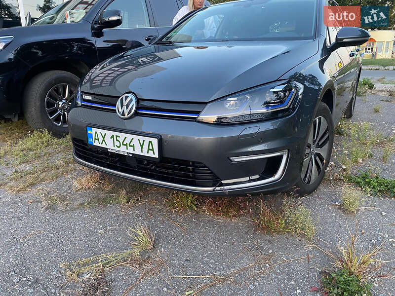 Хэтчбек Volkswagen e-Golf 2018 в Харькове фото 17 Хэтчбек Volkswagen e-Golf 2018 в Харькове