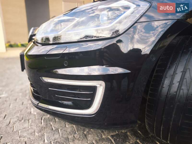Хетчбек Volkswagen e-Golf 2019 в Івано-Франківську