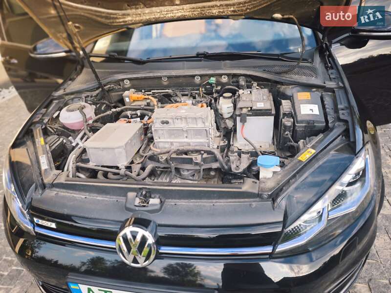 Хетчбек Volkswagen e-Golf 2019 в Івано-Франківську