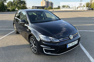 Хэтчбек Volkswagen e-Golf 2018 в Киеве