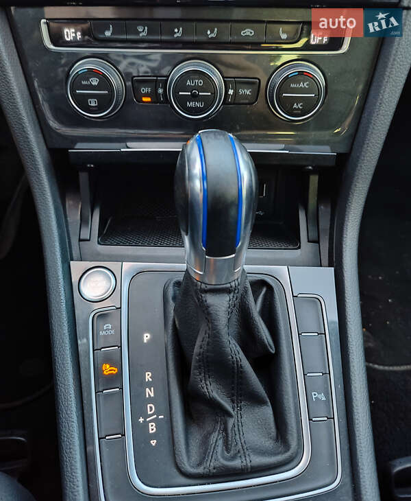 Хэтчбек Volkswagen e-Golf 2019 в Тернополе фото 10 Хэтчбек Volkswagen e-Golf 2019 в Тернополе