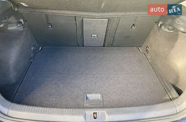 Хэтчбек Volkswagen e-Golf 2015 в 
