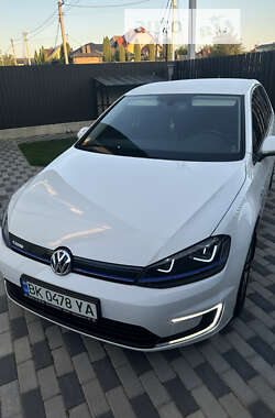 Хэтчбек Volkswagen e-Golf 2015 в Луцке