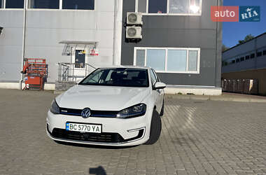 Хэтчбек Volkswagen e-Golf 2014 в 