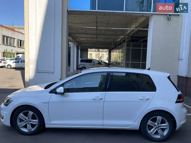 Хетчбек Volkswagen e-Golf 2015 в Житомирі