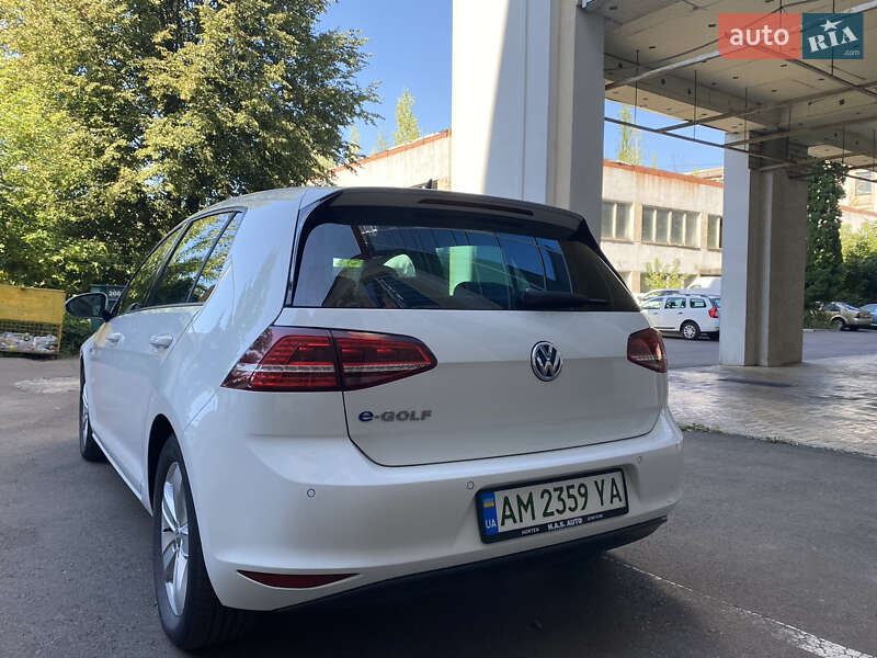 Хетчбек Volkswagen e-Golf 2015 в Житомирі