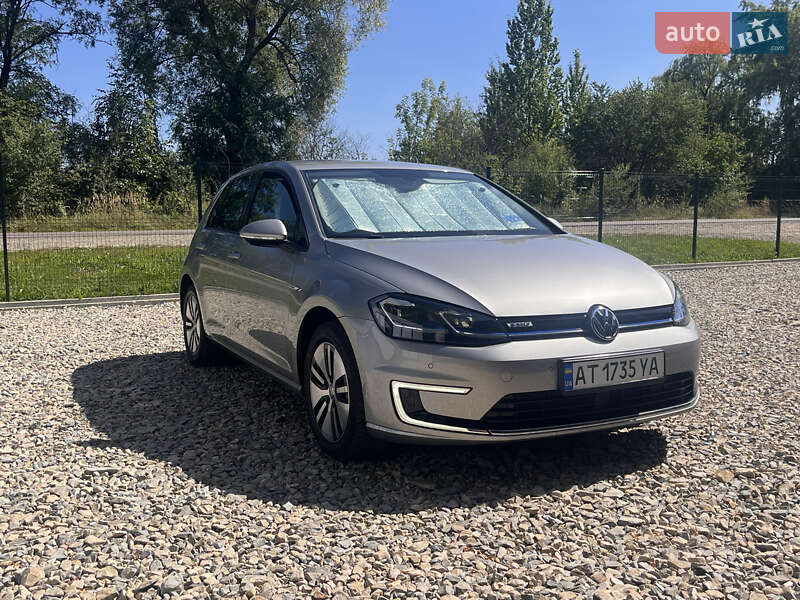 Хэтчбек Volkswagen e-Golf 2018 в Калуше