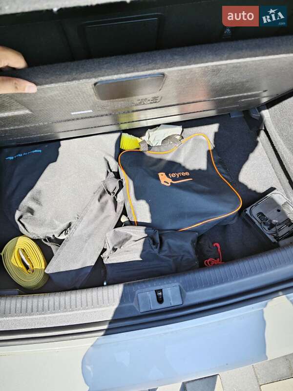 Хетчбек Volkswagen e-Golf 2019 в Луцьку