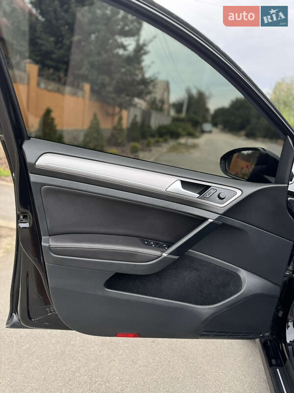 Хэтчбек Volkswagen e-Golf 2015 в Кропивницком