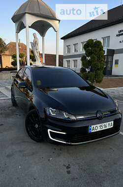 Volkswagen e-Golf 2015