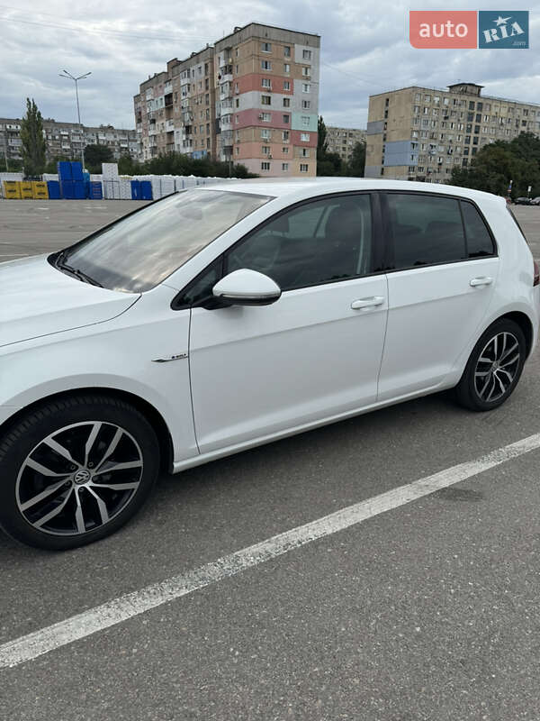 Хэтчбек Volkswagen e-Golf 2019 в Кропивницком