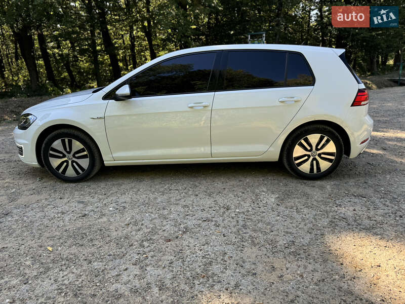 Хетчбек Volkswagen e-Golf 2019 в Чернівцях