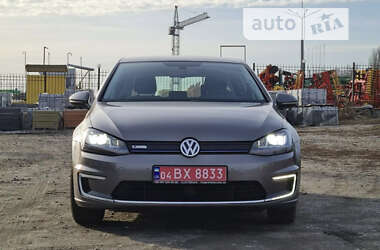 Хетчбек Volkswagen e-Golf 2015 в Дніпрі