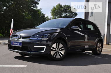 Хэтчбек Volkswagen e-Golf 2020 в Киеве