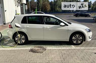 Хетчбек Volkswagen e-Golf 2016 в Києві