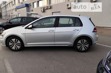 Хэтчбек Volkswagen e-Golf 2015 в Киеве