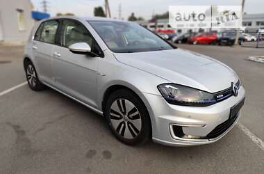 Хэтчбек Volkswagen e-Golf 2015 в Киеве