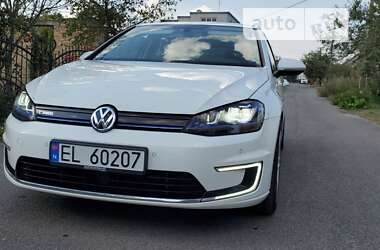 Хетчбек Volkswagen e-Golf 2015 в Радивиліві