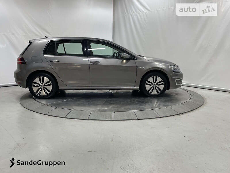 Хетчбек Volkswagen e-Golf 2015 в Красилові