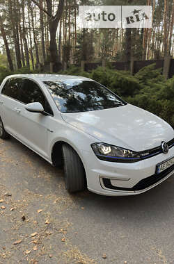 Хэтчбек Volkswagen e-Golf 2015 в Днепре