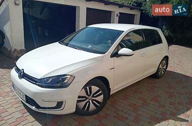 Хэтчбек Volkswagen e-Golf 2015 в 