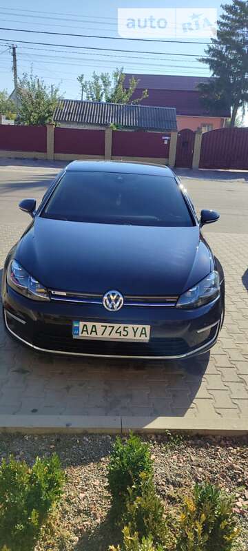 Хетчбек Volkswagen e-Golf 2017 в Києві