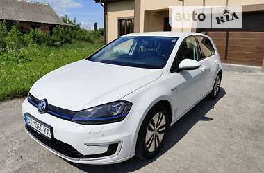 Хэтчбек Volkswagen e-Golf 2015 в Староконстантинове