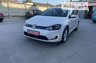 Volkswagen e-Golf 2015