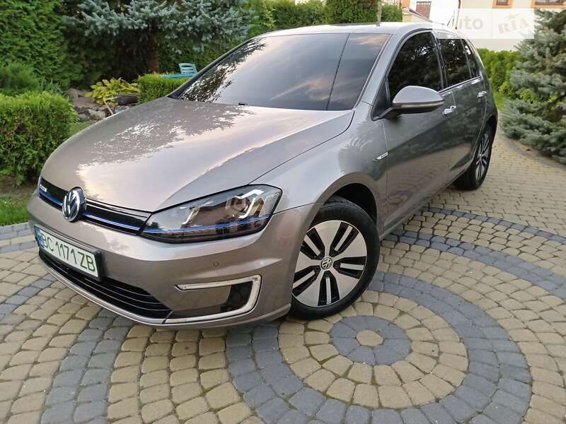 Хэтчбек Volkswagen e-Golf 2015 в Львове