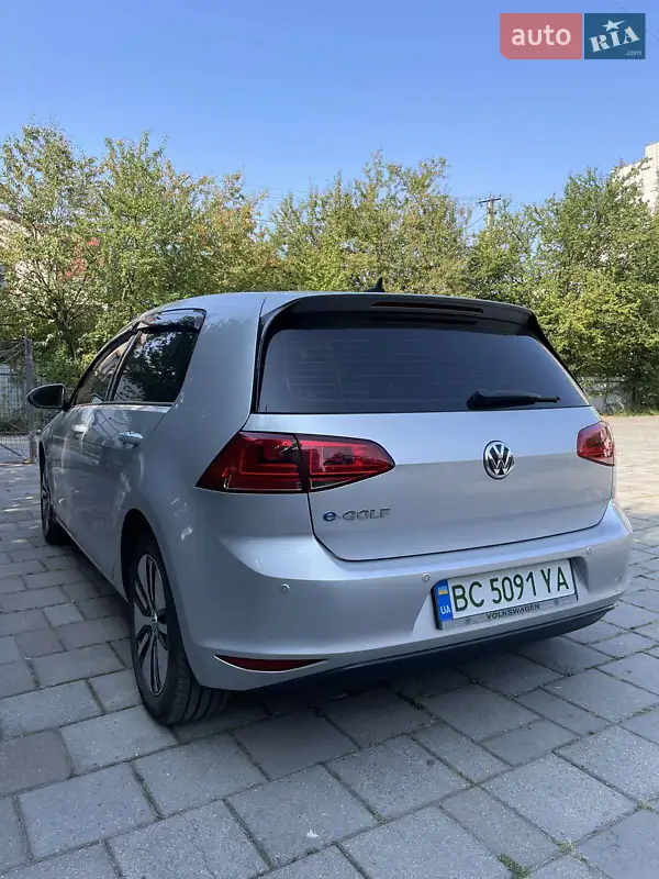 Volkswagen e-Golf 2015