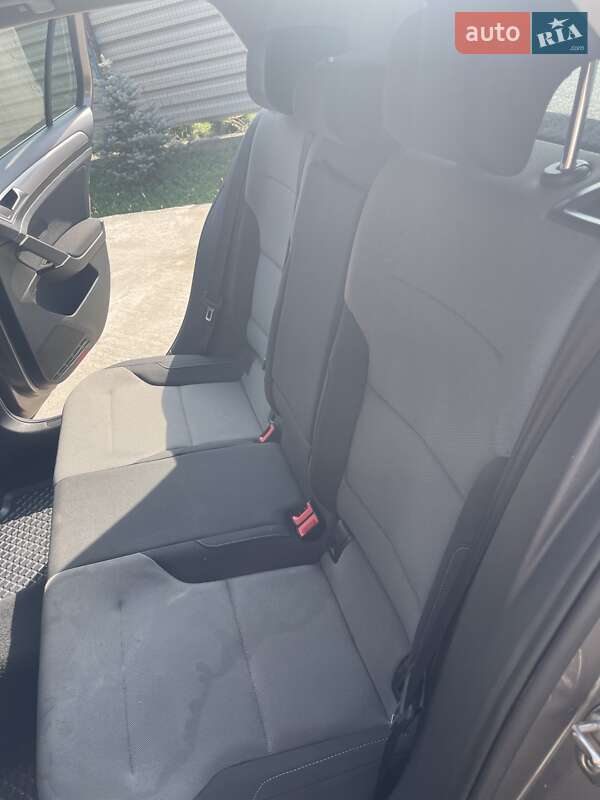 Хетчбек Volkswagen e-Golf 2015 в Києві
