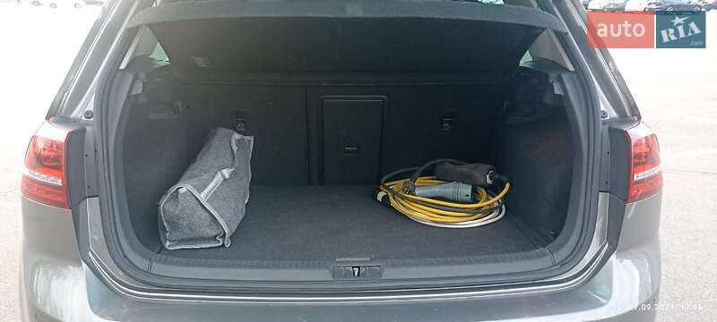 Хетчбек Volkswagen e-Golf 2015 в Вишневому