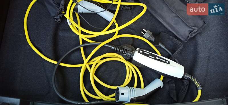 Хэтчбек Volkswagen e-Golf 2014 в Киеве