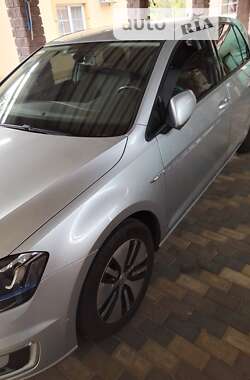 Хетчбек Volkswagen e-Golf 2014 в Гореничах